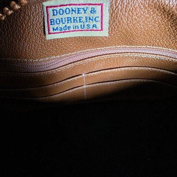 DOONEY & BOURKE VTG  80's All Weather Crescent Sac Leather Navy w British Tan - Picture 15 of 16